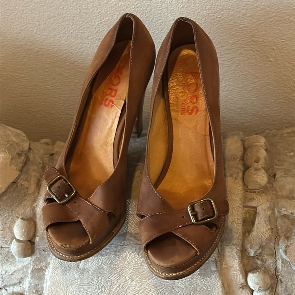 KORS Michael Kors vintage brown bacheta leather crossed open‎ toe platform heels
